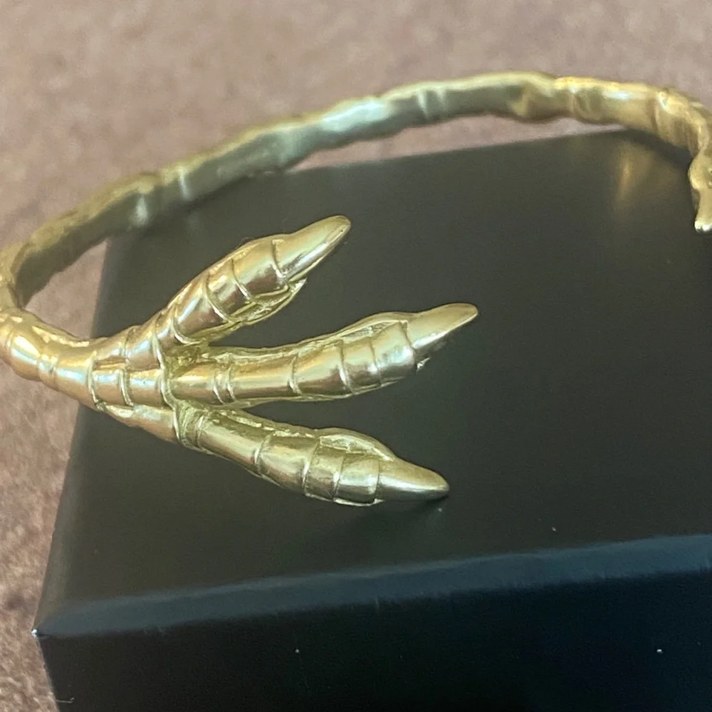 Verameat Fearless Talon Cuff / Brass - Picture 9 of 12